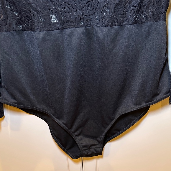 Sz 14 Boohoo Elegant Plush Plunge V-Neck Black Lace Bodysuit - Picture 3 of 5